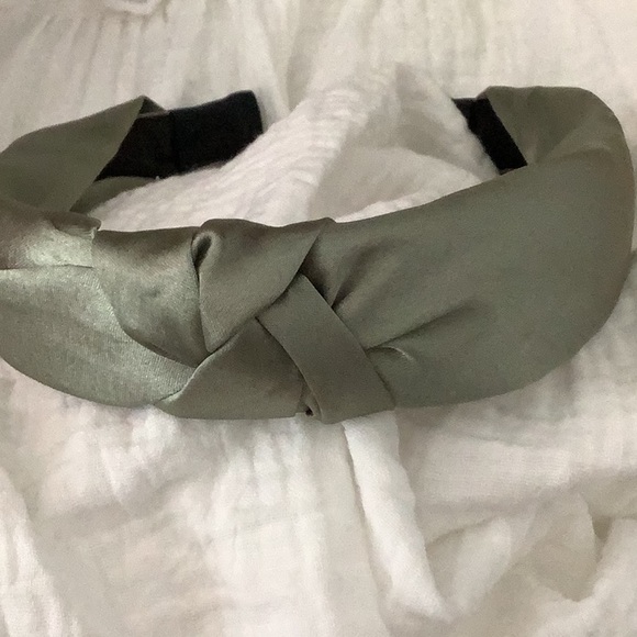 Set of 5 Women’s Satin Knotted Headbands Never Worn - Picture 2 of 6